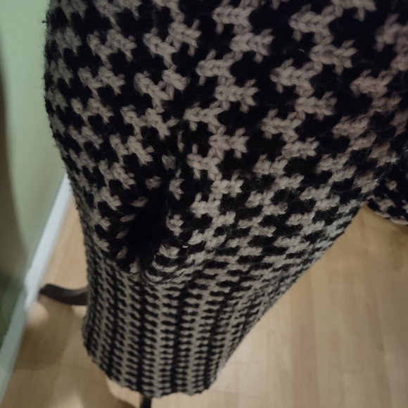 Cynthia Rowley Long Sweater Medium Grey & White - Picture 8 of 11